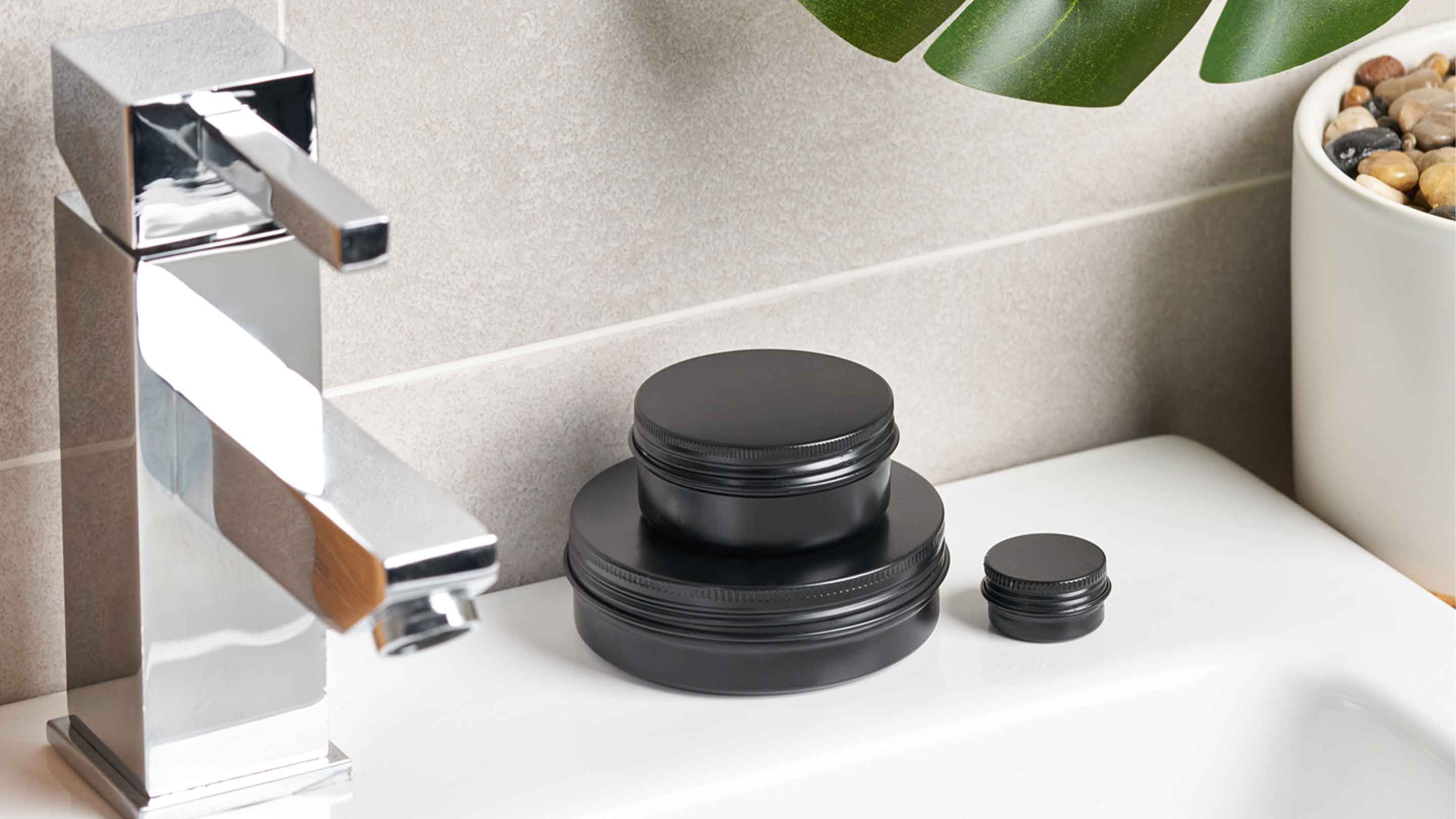 Black cosmetic aluminium packaging 